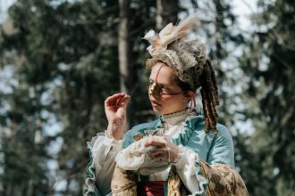 خواهر ناتنی زشت ۲۰۲۵