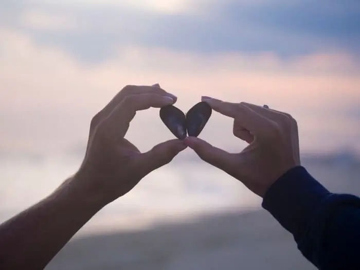 نشانه های عشق واقعی