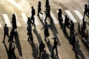 زندگی زیر سایه جنگ؛ از نگاه چه کسی می‌گوییم همه چیز عادی است؟