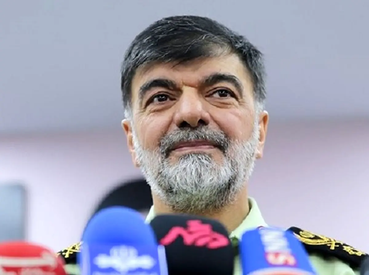 حضور سردار رادان در اجتماع مردم در میدان ولیعصر/ ویدئو