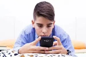 از هر ۶ نوجوان، یک نفر قربانی آزارهای جنسی آنلاین است!