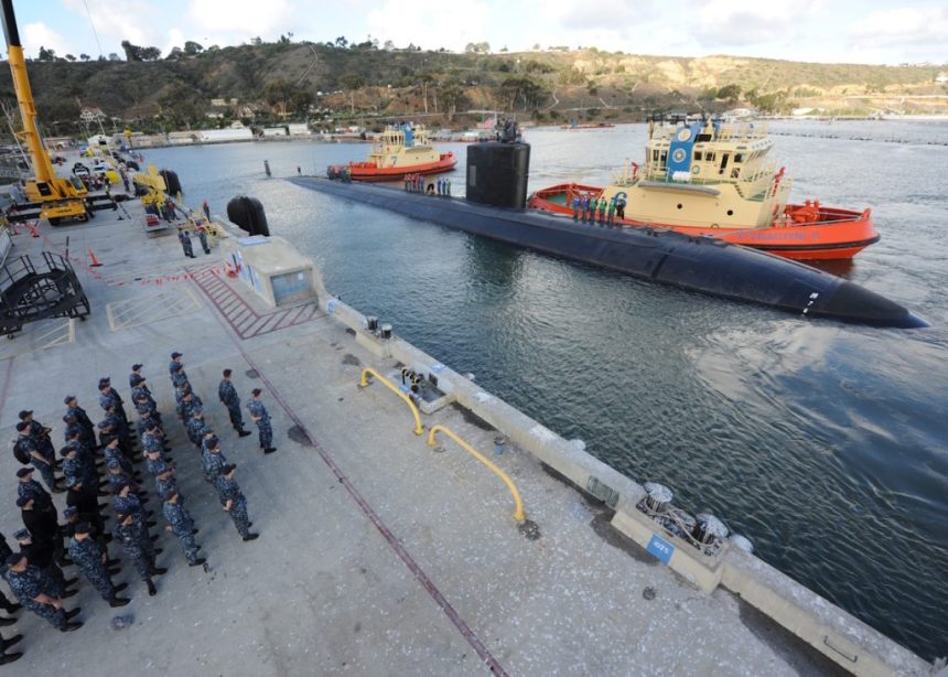 زیردریایی هسته‌ای USS Alexandria بعد از ۳۵ سال از سرویس خارج شد