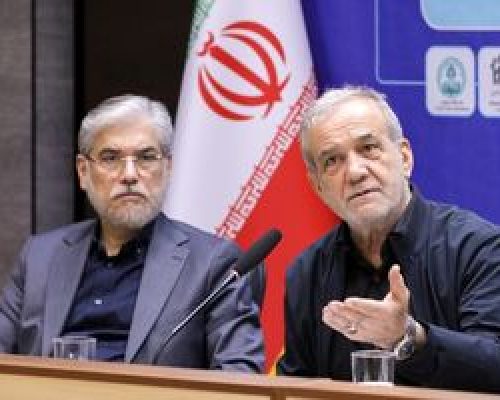 در برخی دانشگاه ها، اساتید و نخبگان را تحت فشار قرار می‌دهند