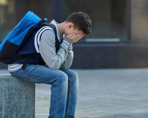 تأثیر ورزش‌های گروهی بر کاهش تمایل به خودکشی در نوجوانان