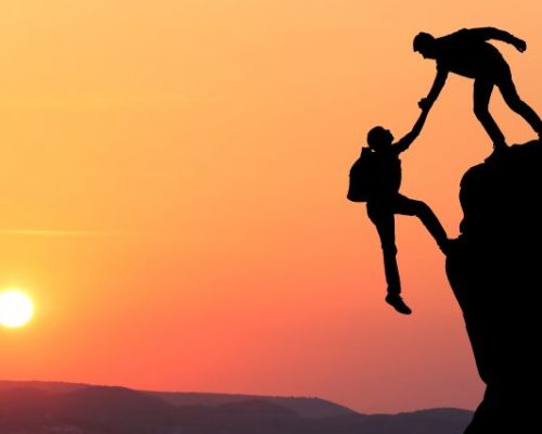 چگونه دیگران را قانع کنیم؟ + ۱۰ راز متقاعد کردن دیگران