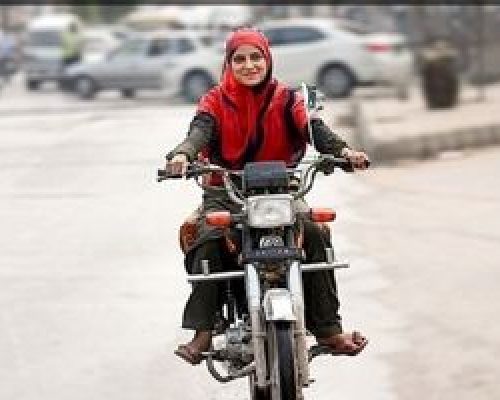 قدغن گواهینامه موتور برای زنان؛ موتور برانید خلافکارید/ ویدئو