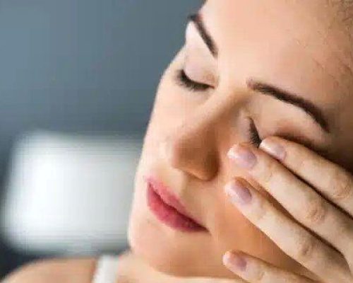 علت درد پشت چشم چیست؟