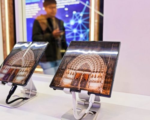 گوشی تاشو سه‌تکه سامسونگ احتمالاً در بازارهای جهانی عرضه می‌شود
