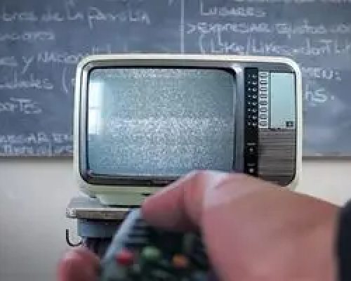 مدرسه تلویزیونی را خیلی جدی نگیرید!