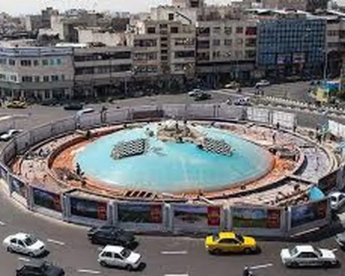 رونمایی از دیوارنگاره جدید میدان انقلاب