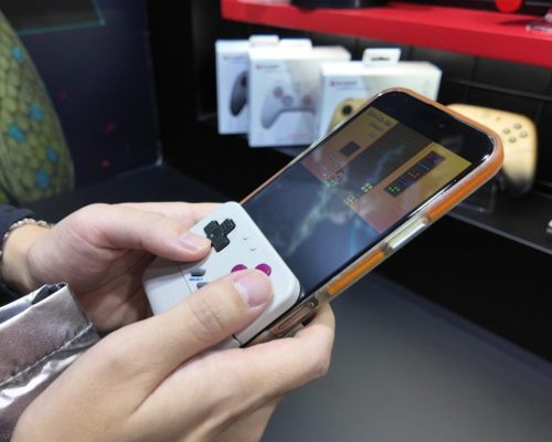 کنترلر Pocket 1 معرفی شد؛ تجربه نوستالژیک Game Boy روی موبایل