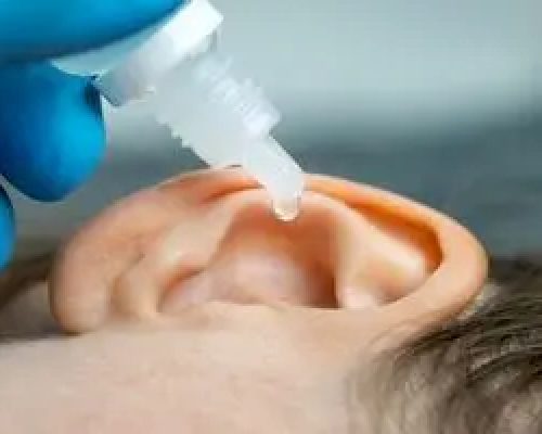 آب رفتن در گوش؛ چه زمانی به پزشک مراجعه کنیم؟