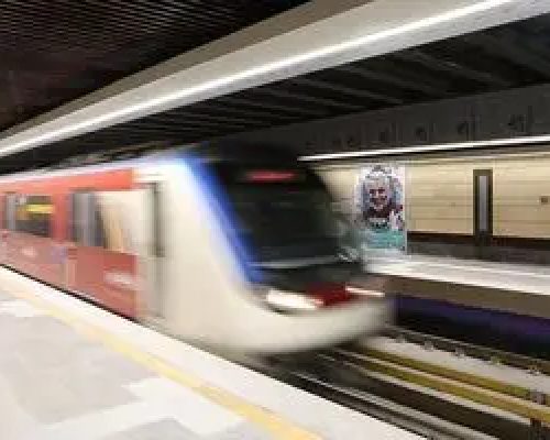 مترو فعلا در ایستگاه بازار تهران مسافرگیری ندارد
