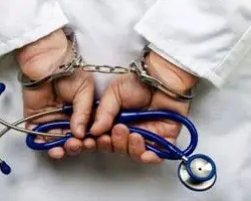 پیگیری وضعیت ۱۷ پزشک دارای پرونده قضایی