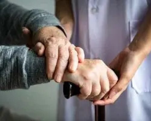 دهه‌شصتی‌ها در راه سالمندی؛ آیا کشور آماده است؟/ یک تخت برای هر ۶۵۰ نفر