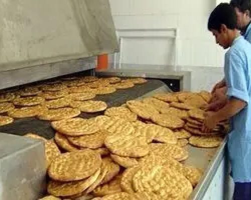 فعالیت نانوایی های تهران به صورت سه شیفت/ پیش بینی جایگاه ویژه برای کامیون های حمل سوخت