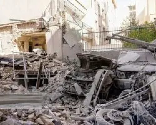 برخی موشک های دشمن ۲ زمانه است به محل اصابت نزدیک نشوید