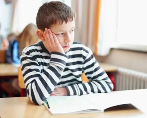 اختلال کم توجهی ،اختلال کم توجهی چه تفاوتی با اختلال کم‌توجهی بیش‌فعالی دارد؟ ،علائم اختلال کم توجهی ،اشتباهات سهل‌انگارانه