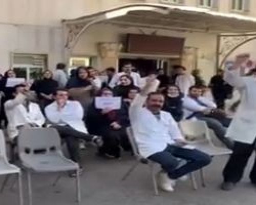ادامه اعتراض پرستاران در چند شهر/ مناسبات تغییر کند