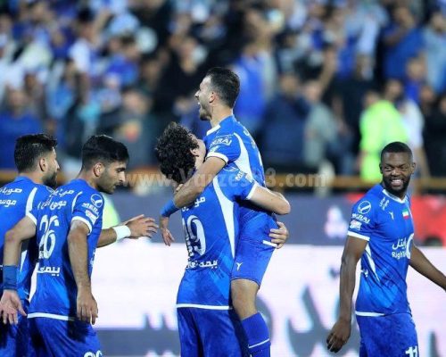 استقلال 2 - 0 تراکتور: صدرنشین بی‌حرف و حدیث