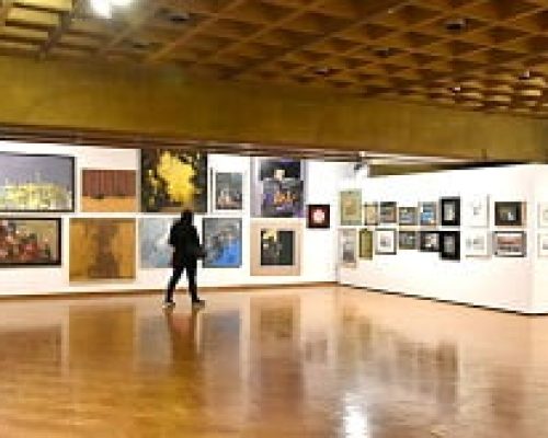 برپایی نمایشگاهی از آثار ۱۰۰ هنرمند پیشکسوت