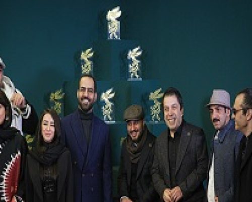 جواد عزتی سخت‌گیر و ریزبین است