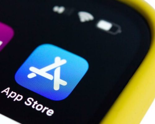 اپل احتمالاً حتی از سایدلودینگ اپلیکیشن‌ها نیز کارمزد دریافت خواهد کرد