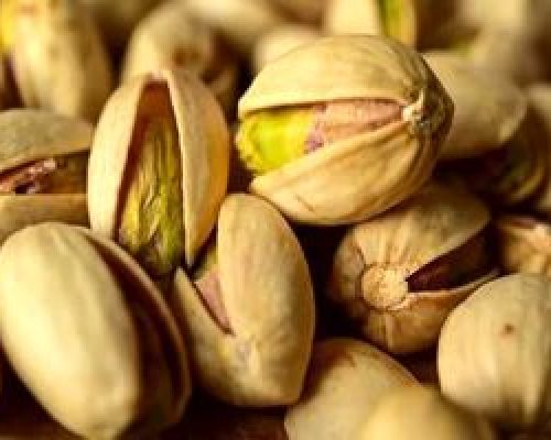 با پسته، چشمانتان را جوان نگه دارید