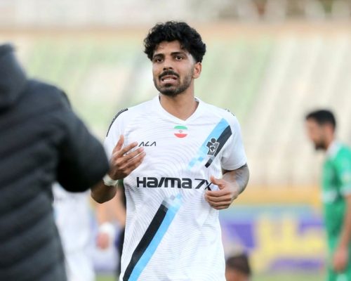 بازی کردن جلوی هواداران تراکتور جذاب است