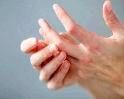 به علائم روی دست توجه کنید، نشانه این بیماری است