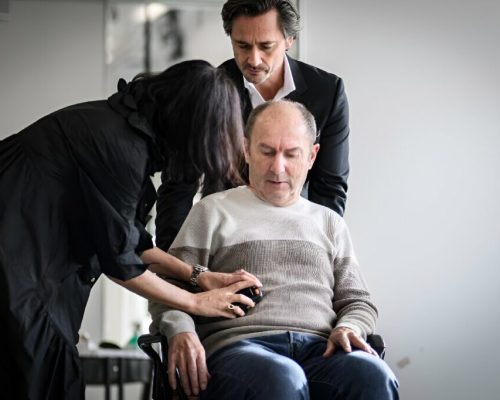 بیمار مبتلا به پارکینسون با کمک ایمپلنت نخاعی توانست کیلومترها راه برود