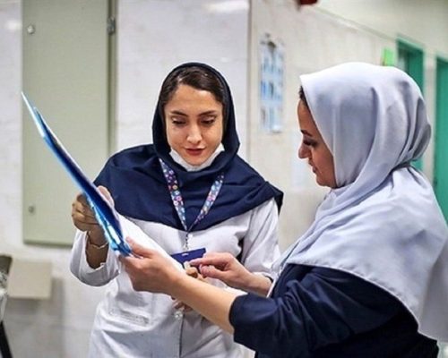 درخواست پرستاران برای کاهش ساعت کاری در پی تعطیلی‌ها/برخورد سلیقه‌ای با قانون در استان‌های مختلف