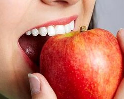 خوردن سیب مثل مسواک زدن عمل می‌کند؟