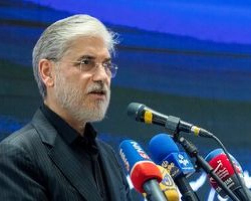شبه علم مانع جدی در برابر علم است/ شعار وفاق ملی را در دانشگاه دنبال می‌کنیم/ ما باید مرجعیت علم را بپذیریم کسانی که علمی فکر نمی‌کنند به‌راحتی تن به خرافه و خیالات و توهمات می‌دهند