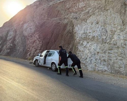 مصدومیت 5 زائر در تصادف پراید و رانا در ایلام/تلاش اورژانسی‌ها برای کاهش ترافیک