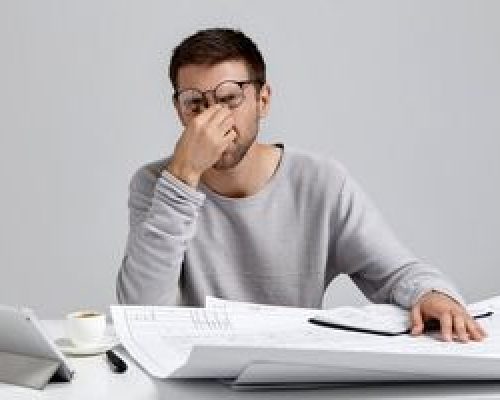 علائم خستگی مفرط ؛ ۱۰ نشانه‌ای که باید جدی بگیرید