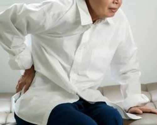 دلیل خشکی صبحگاهی کمر چیست؟