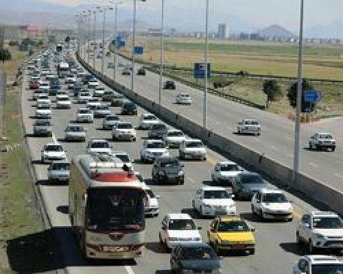 اقدام عجیب و خطرناک راننده پراید در تهران/ ویدئو