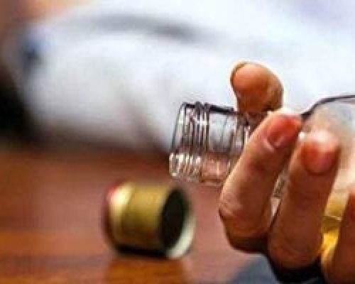 فاجعه مشروبات الکلی تقلبی در ایران