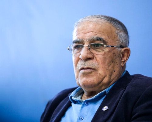 روشن: مدیریت زمین قهرمان نیم فصل شد