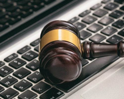 نبود قوانین باعث شده تا شرکت‌ها به ارتقای امنیت اهمیت ندهند