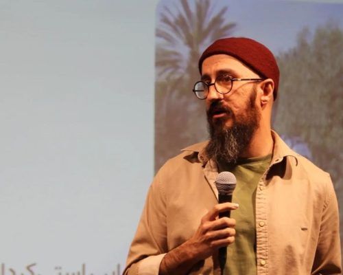 نوشتن درباره فناوری از پشت حصارها