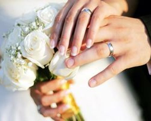 چند روش عجیب برای بازکردن بخت دخترها!
