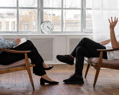 روانشناس ،چه زمانی باید به روانشناس مراجعه کنیم؟ ،روان‌درمانی چیست؟ ،چه زمانی به روانشناس مراجعه کنیم ، افت عملکرد شغلی یا تحصیلی