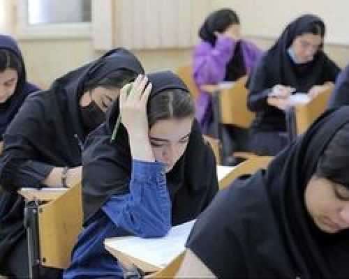 یک درخواست کنکوری از مجمع تشخیص مصلحت نظام؛ تا زمان استقرار دولت جدید دست نگه‌دارید