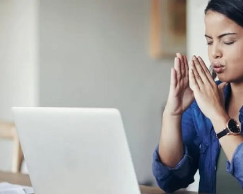 تکنیک تنفس با لب های غنچه ای برای کاهش استرس